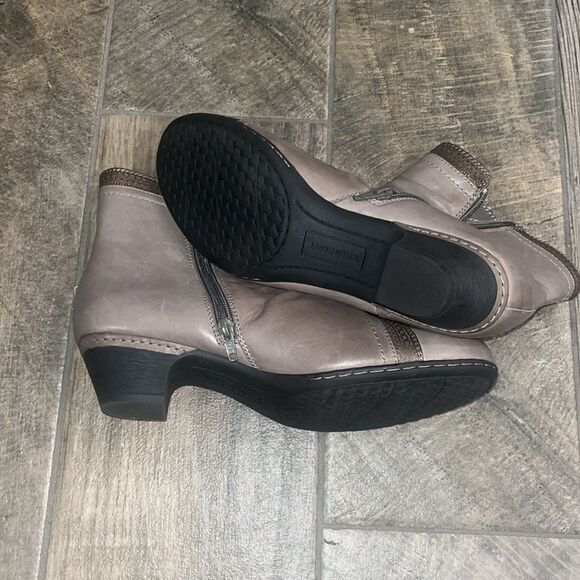 Rockport taupe & brown two tone leather boots 2” heel - Picture 5 of 5